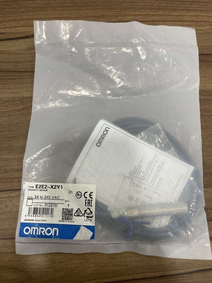 1PCS Omron E2E2-X2Y1 Inductive Proximity Switch E2E2-X2Y1