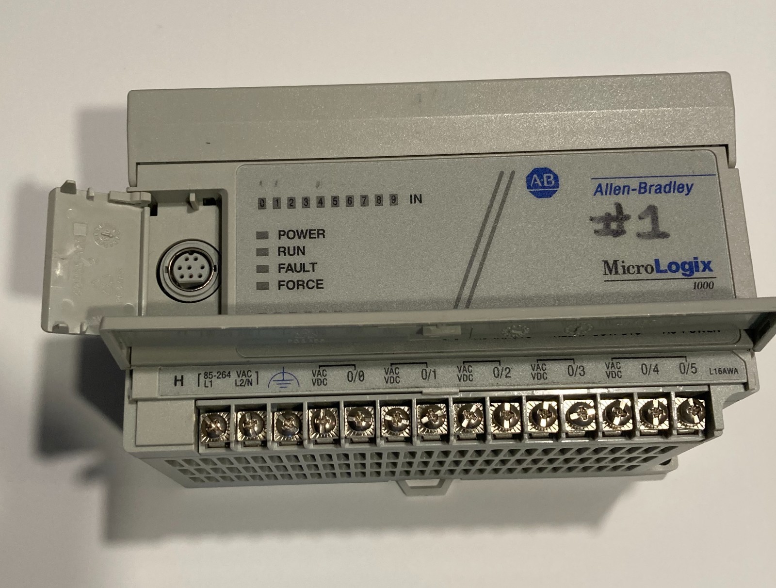 Allen-Bradley 1761-L16AWA MicroLogix 1000 PLC