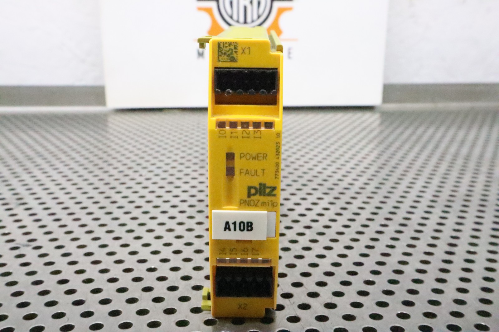 PILZ 773400 PNOZ mi1p 24VDC/8mA Expansion Module Used With Warranty