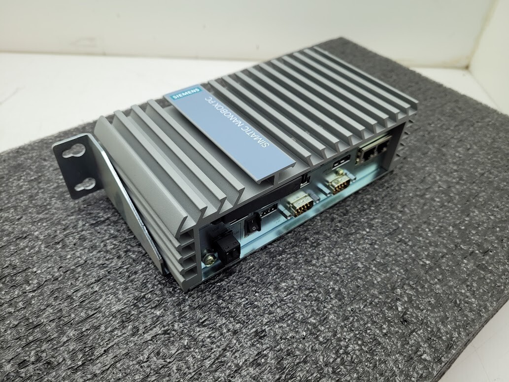 Siemens 6ES7647-8BA12-0AA3 NANOBOX PC DisplayPort Tested Working Pull 24VDC pwr