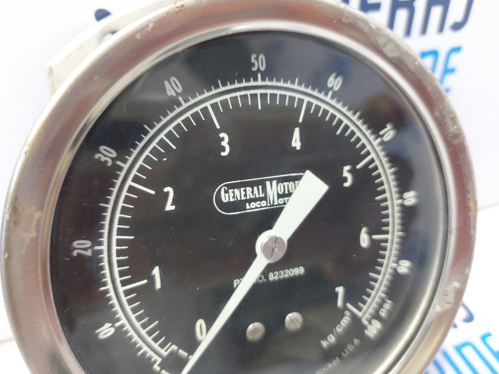 EMD 8232099 Pressure Gauge 0-100 Psi 0-7 Kg/Cm2