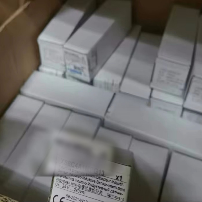 XCK-M121 1 PCS Brand New Schneider XCK-M121 ZCK-D21 Limit Switch FAST SHIPPING