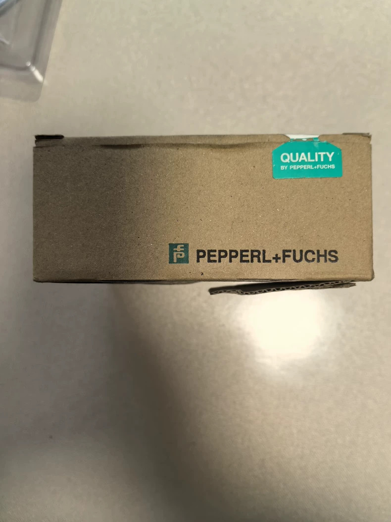 1pcs Brand New IN BOX Pepperl+Fuchs safety barrier KFD2-GUT-1.D