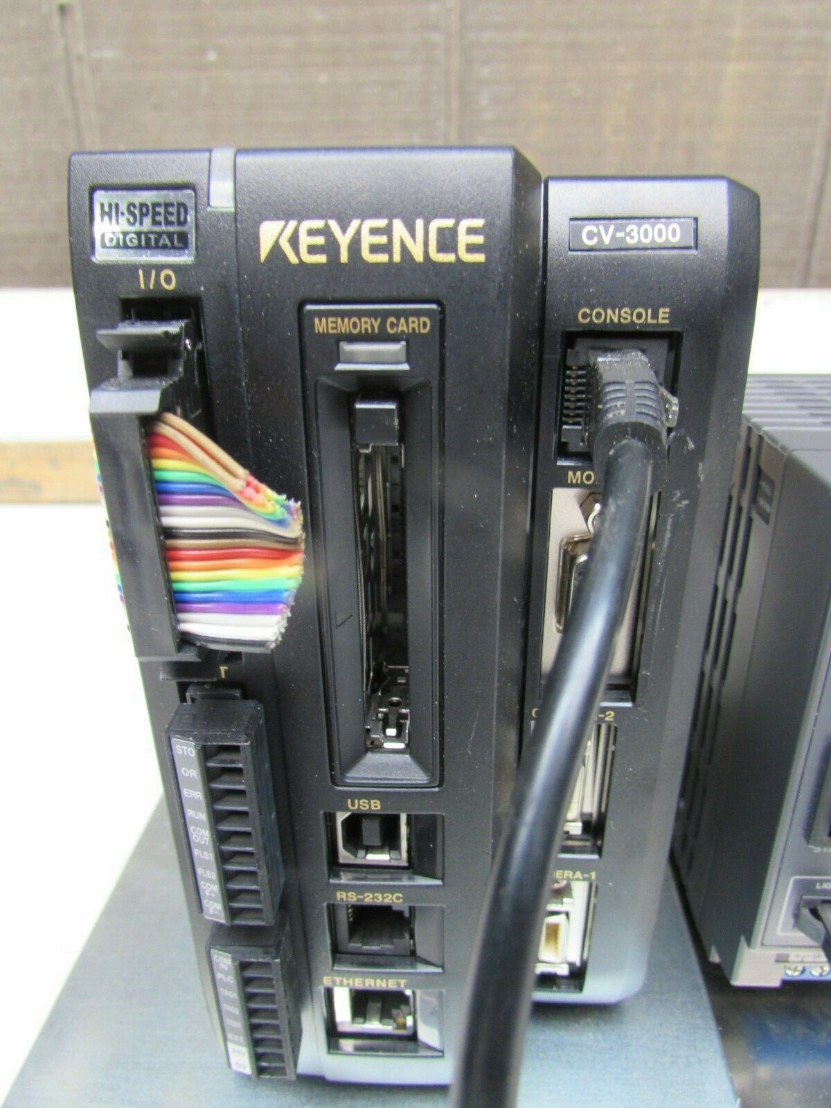 KEYENCE CV-3000 , VISION CONTROLLER, W/ CA-DC100 & KEYPAD, TAKEOUT! MAKE OFFER!