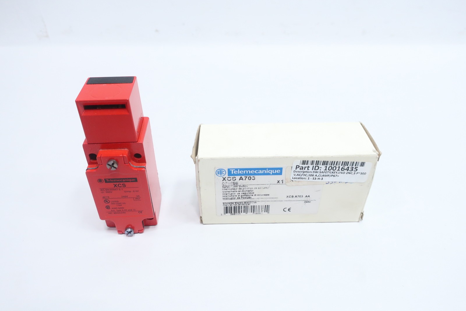Telemecanique XCS A703 Safety Limit Switch 240v-ac