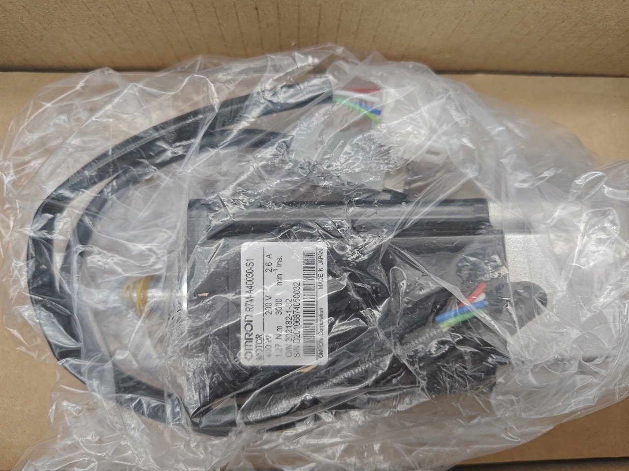 1PC New Omron R7M-A40030-S1 R7MA40030S1 Servo Motor Expedited Shipping